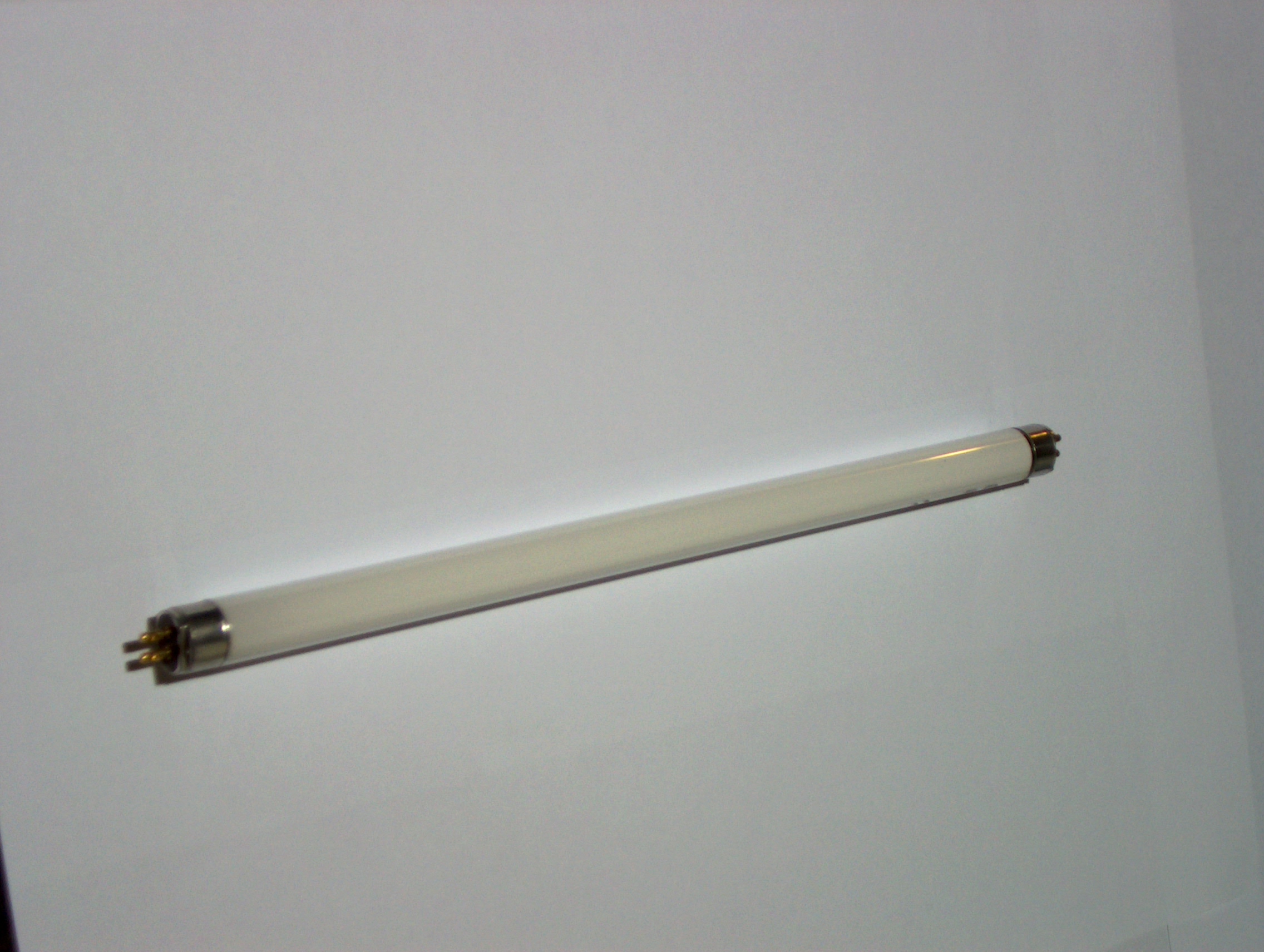 Lysrør 15W - 827